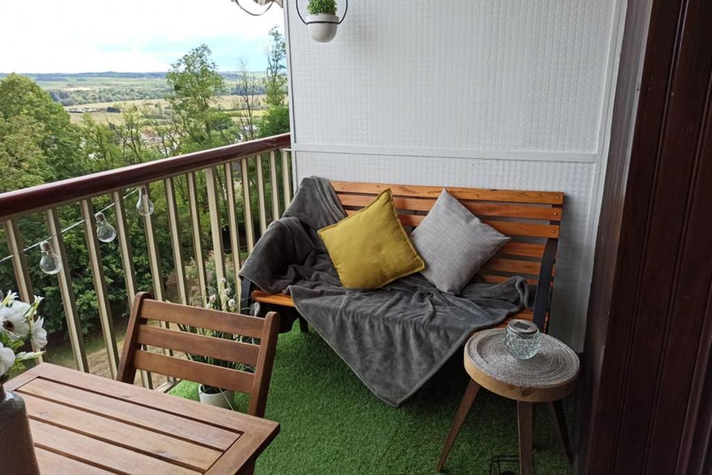 Studio Charmant Avec Vue Magnifique! Montrichard Exterior photo
